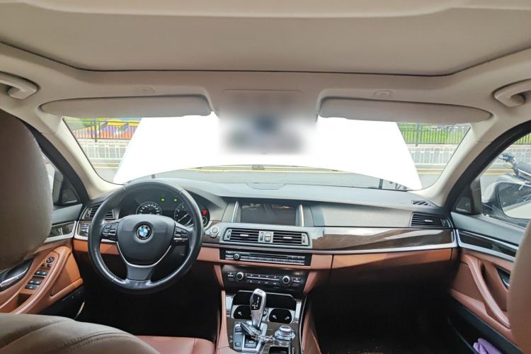 Used BMW 5 Series 2017 525Li Leading Model Center Console