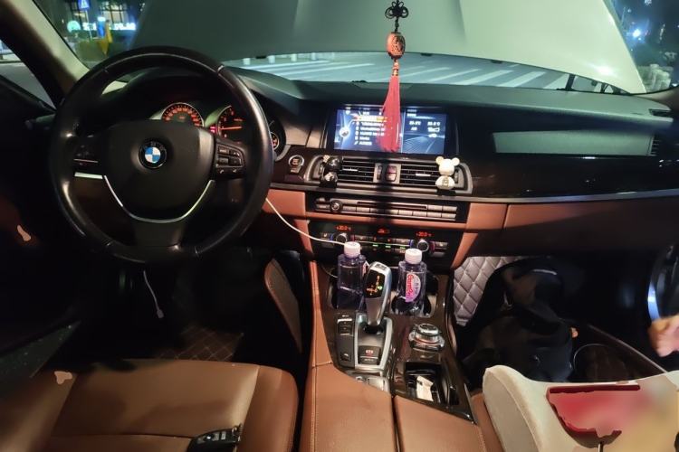 Used BMW 5 Series 2017 525Li Leading Model Center Console