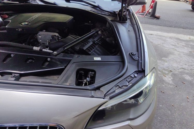 Used BMW 5 Series 2017 525Li Luxury Design Package Engine Bay Left