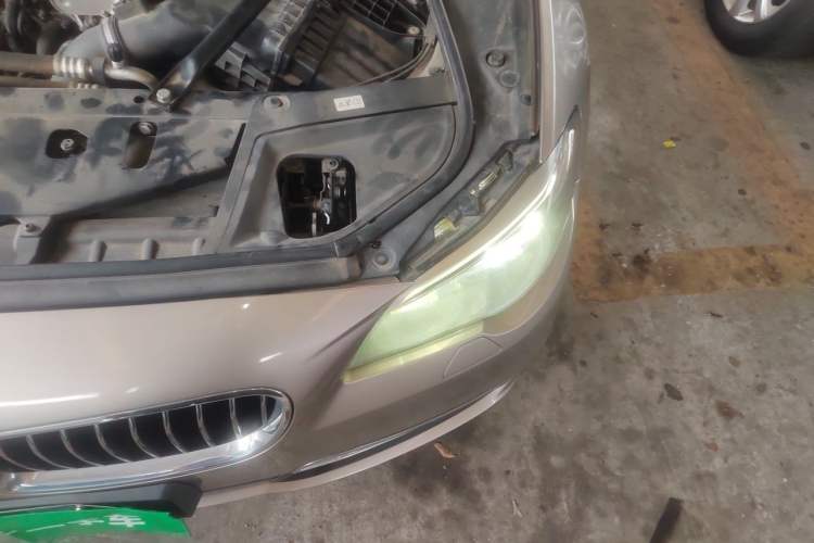Used BMW 5 Series 2017 525Li Luxury Design Package Engine Bay Left