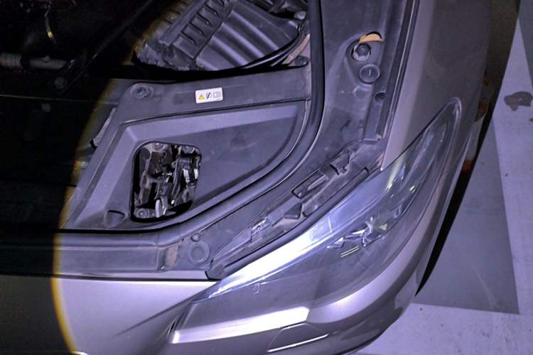 Used BMW 5 Series 2017 525Li Leading Model Engine Bay Left