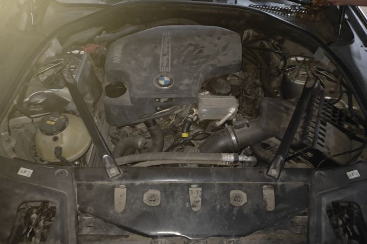 Used BMW 5 Series 2017 528Li Leading Model Engine Bay