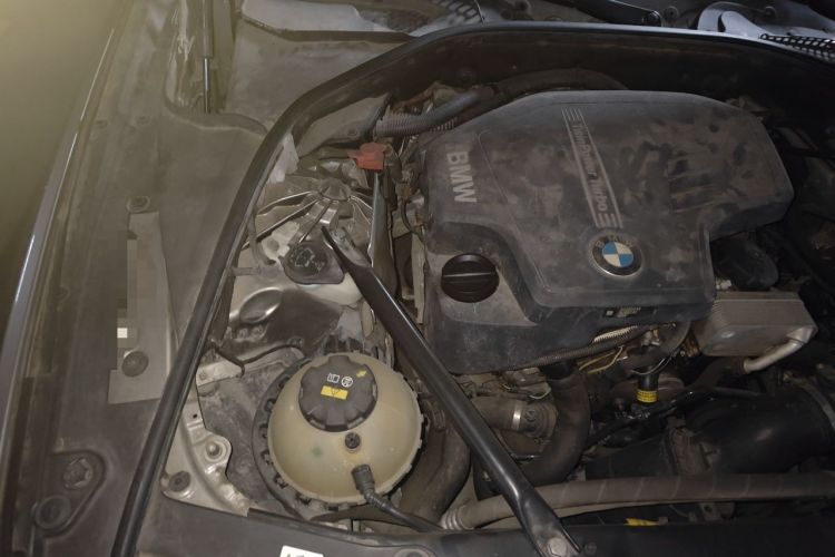 Used BMW 5 Series 2017 528Li Leading Model Engine Bay Right