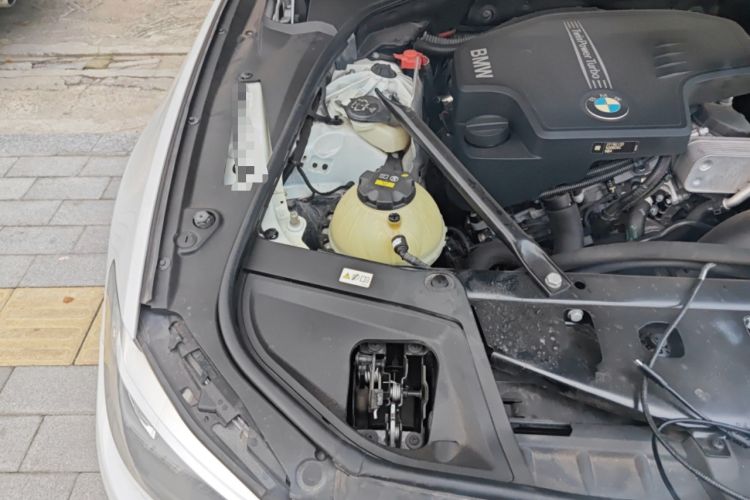 Used BMW 5 Series 2017 525Li Leading Model Engine Bay Right