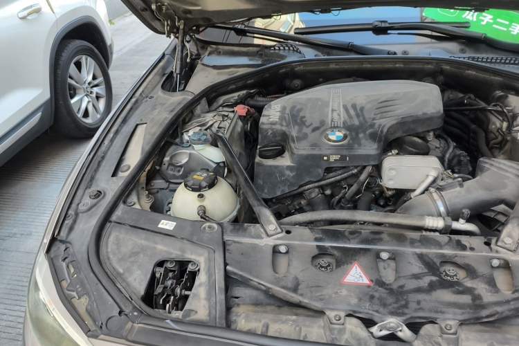 Used BMW 5 Series 2017 525Li Luxury Design Package Engine Bay Right