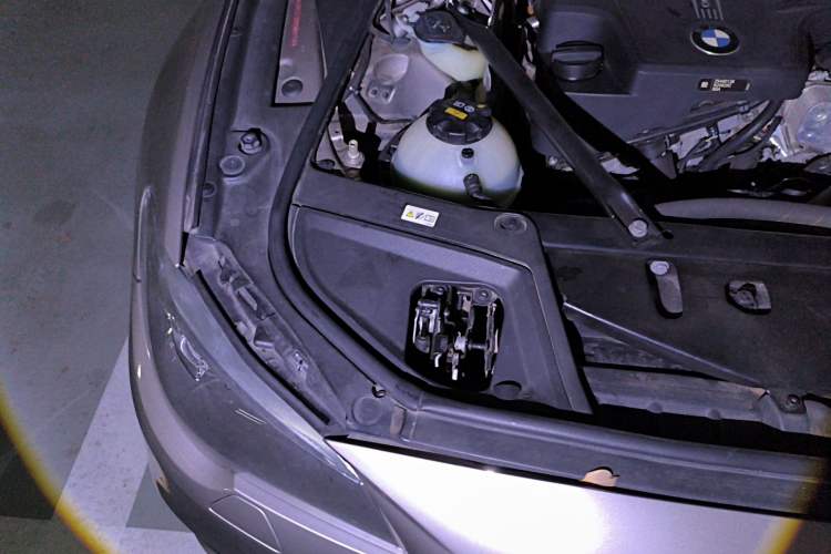 Used BMW 5 Series 2017 525Li Leading Model Engine Bay Right
