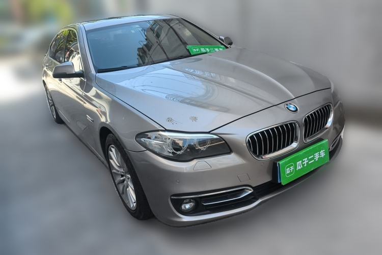Used BMW 5 Series 2017 525Li Luxury Design Package Front Right 45 Deg