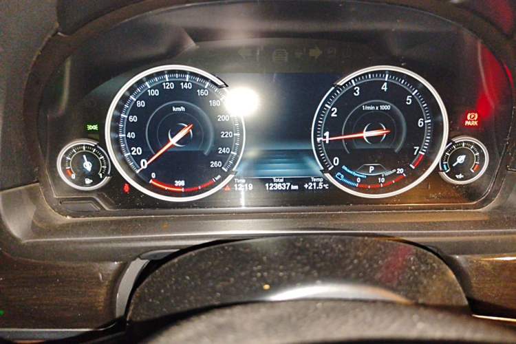 Used BMW 5 Series 2017 525Li Luxury Design Package Odometer Close Up