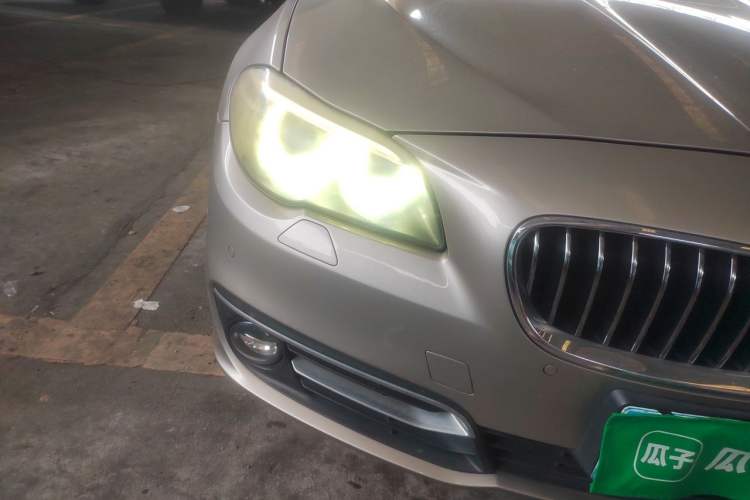 Used BMW 5 Series 2017 525Li Luxury Design Package Right Front Headlight