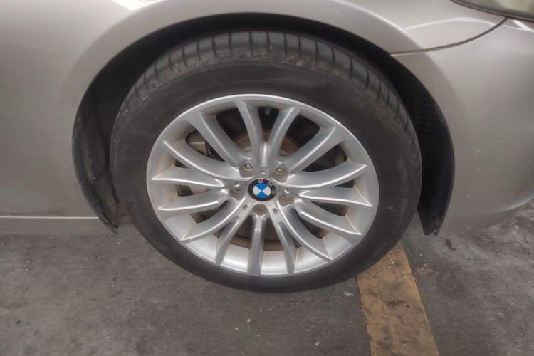 Used BMW 5 Series 2017 525Li Luxury Design Package Right Front Wheel Hub