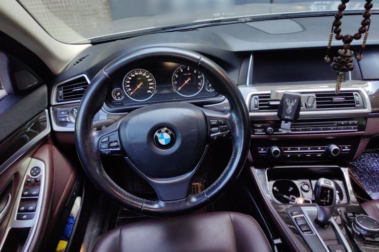 Used BMW 5 Series 2017 525Li Luxury Design Package Steering Wheel