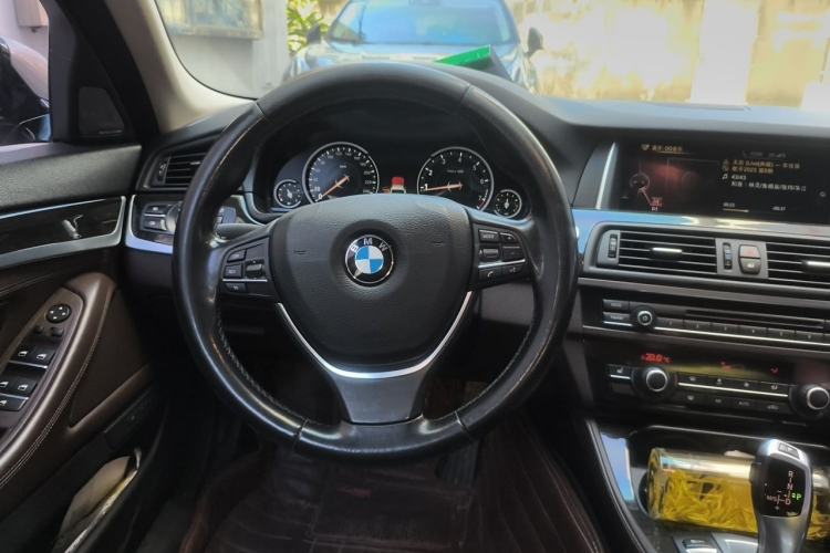 Used BMW 5 Series 2017 525Li Luxury Design Package Steering Wheel