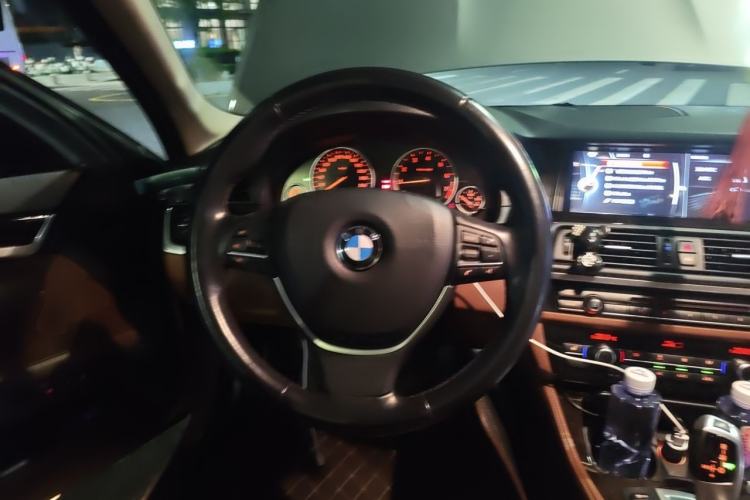 Used BMW 5 Series 2017 525Li Leading Model Steering Wheel