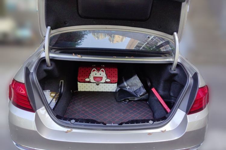 Used BMW 5 Series 2017 525Li Luxury Design Package Trunk