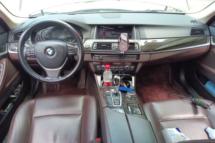 Used BMW 5 Series 2017 525Li Luxury Design Package Center Console