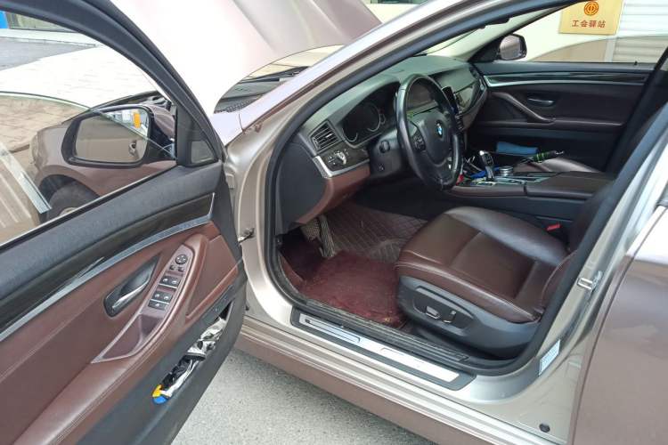 Used BMW 5 Series 2017 525Li Luxury Design Package Driver Seat