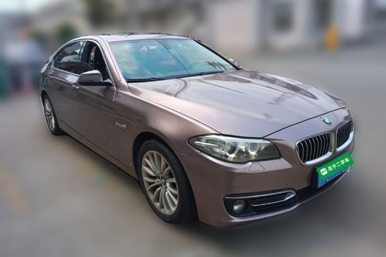 Used BMW 5 Series 2017 525Li Luxury Design Package Front Right 45 Deg