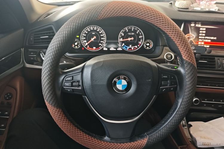 Used BMW 5 Series 2017 525Li Leading Model Steering Wheel