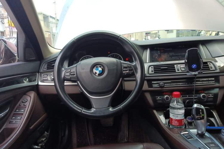 Used BMW 5 Series 2017 525Li Luxury Design Package Steering Wheel