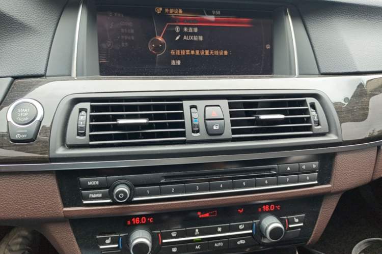 Used BMW 5 Series 2017 525Li Luxury Design Package Audio And AC Panel