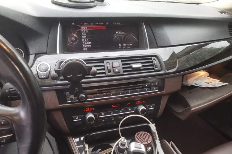Used BMW 5 Series 2017 525Li Luxury Design Package Audio And AC Panel