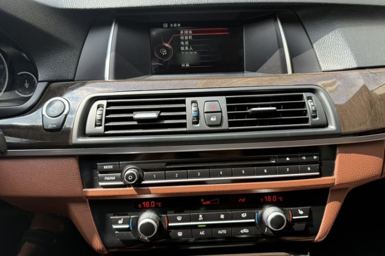 Used BMW 5 Series 2017 525Li Leading Model Audio And AC Panel