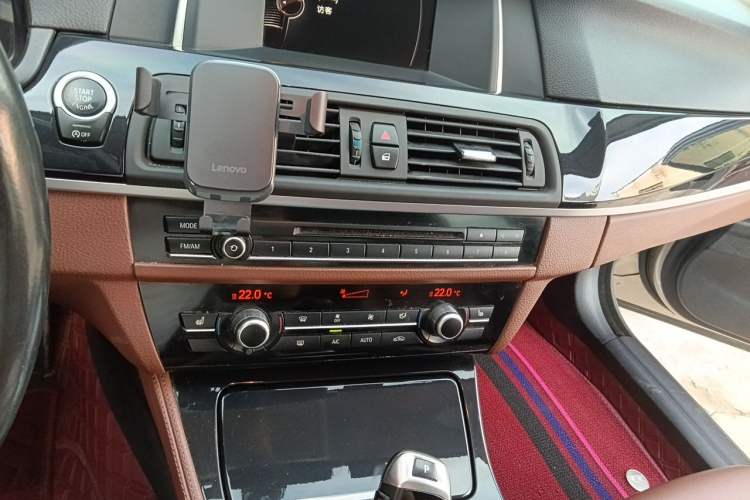 Used BMW 5 Series 2017 520Li Elegant Edition Audio And AC Panel