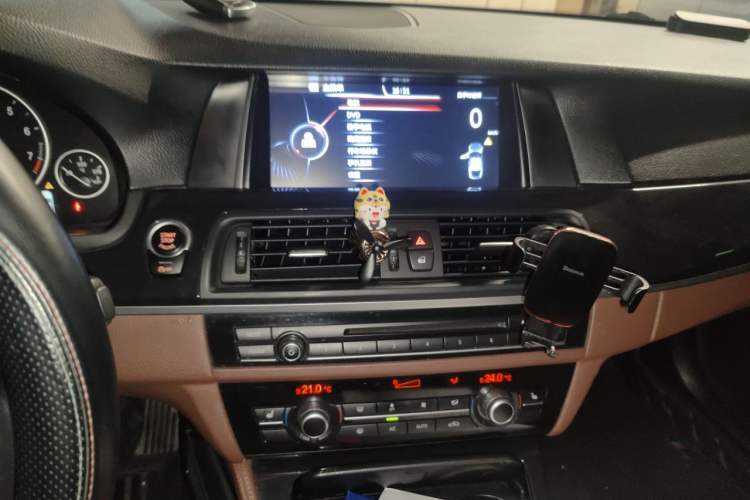 Used BMW 5 Series 2017 520Li Elegant Edition Audio And AC Panel