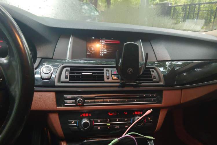 Used BMW 5 Series 2017 520Li Elegant Edition Audio And AC Panel