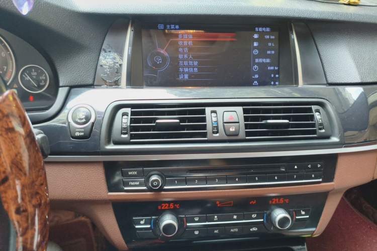 Used BMW 5 Series 2017 520Li Elegant Edition Audio And AC Panel