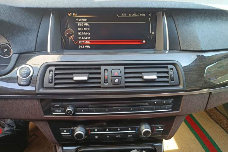 Used BMW 5 Series 2017 525Li Luxury Design Package Audio And AC Panel