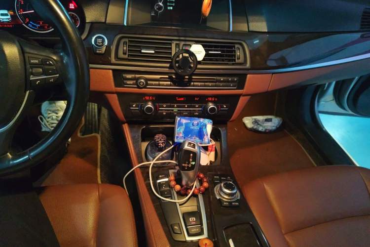 Used BMW 5 Series 2017 525Li Leading Model Audio And AC Panel