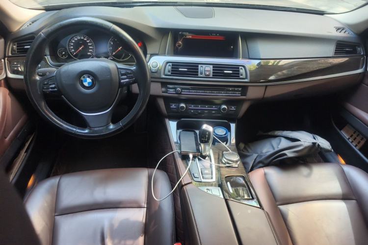 Used BMW 5 Series 2017 525Li Luxury Design Package Center Console