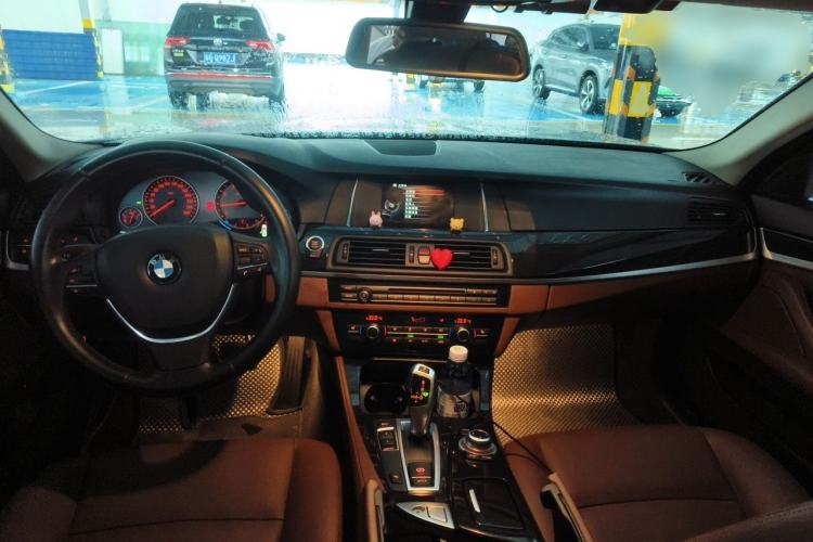 Used BMW 5 Series 2017 520Li Elegant Edition Center Console