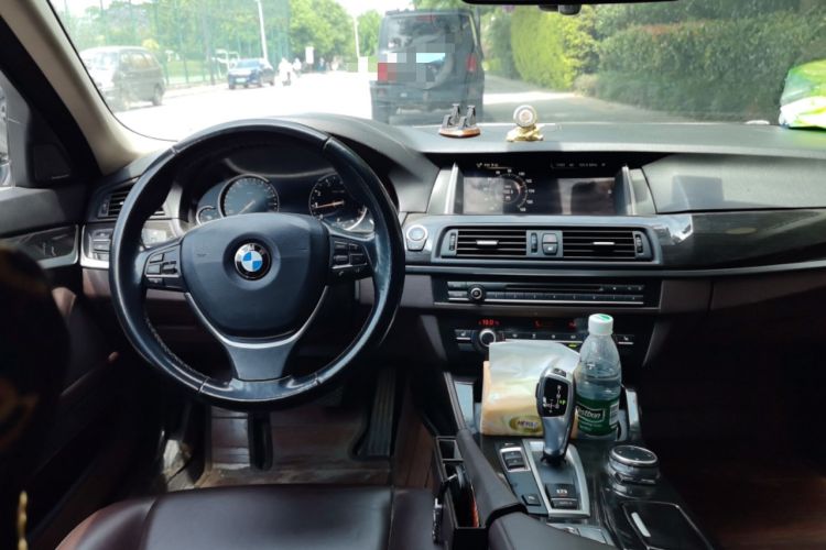 Used BMW 5 Series 2017 525Li Luxury Design Package Center Console