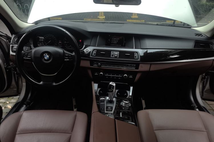 Used BMW 5 Series 2017 525Li Leading Model Center Console