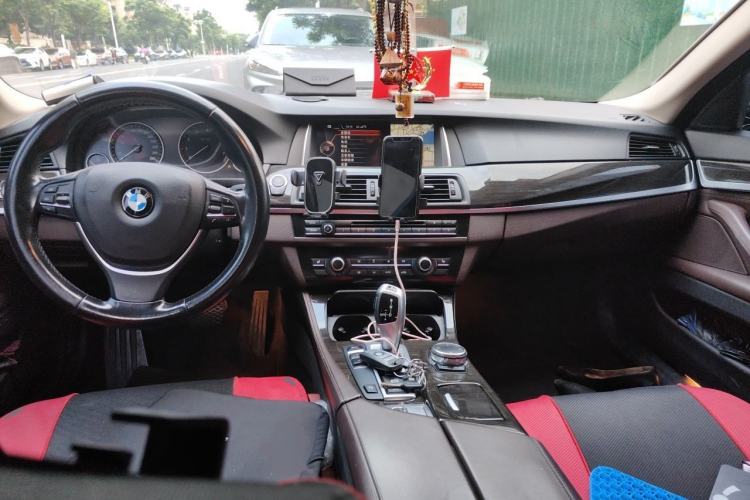 Used BMW 5 Series 2017 525Li Luxury Design Package Center Console