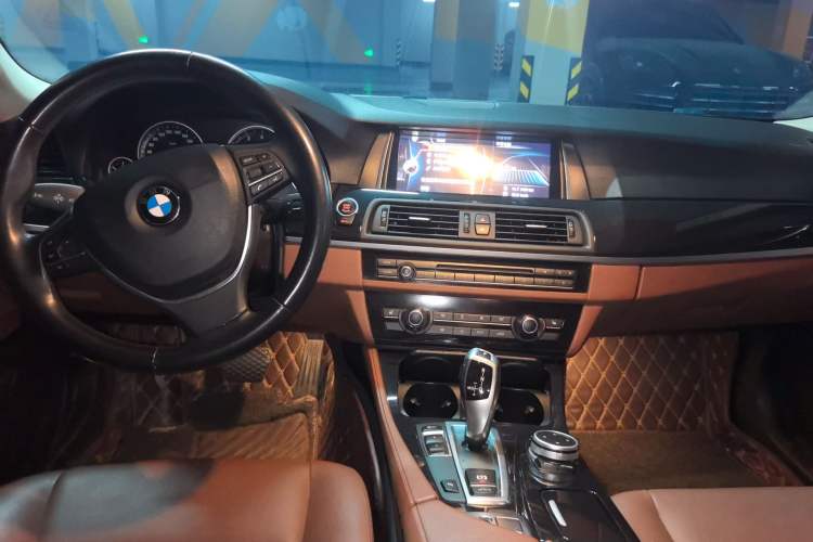 Used BMW 5 Series 2017 520Li Elegant Edition Center Console