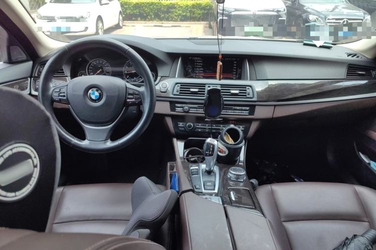 Used BMW 5 Series 2017 525Li Luxury Design Package Center Console