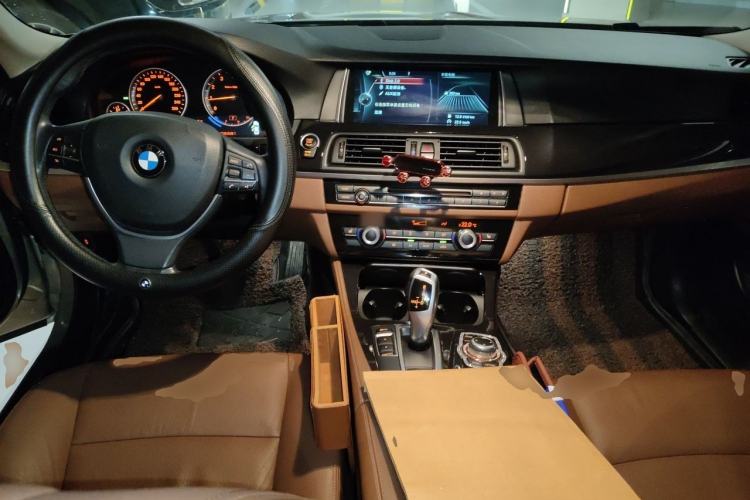 Used BMW 5 Series 2017 520Li Elegant Edition Center Console