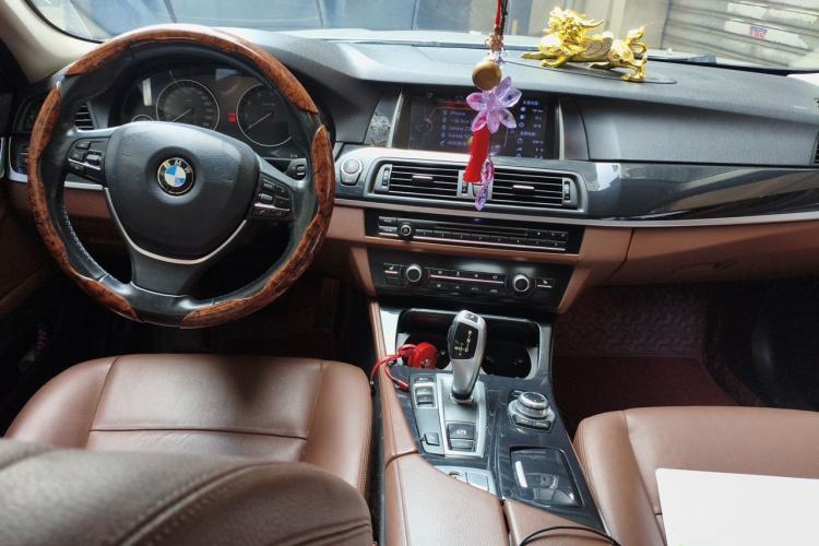 Used BMW 5 Series 2017 520Li Elegant Edition Center Console
