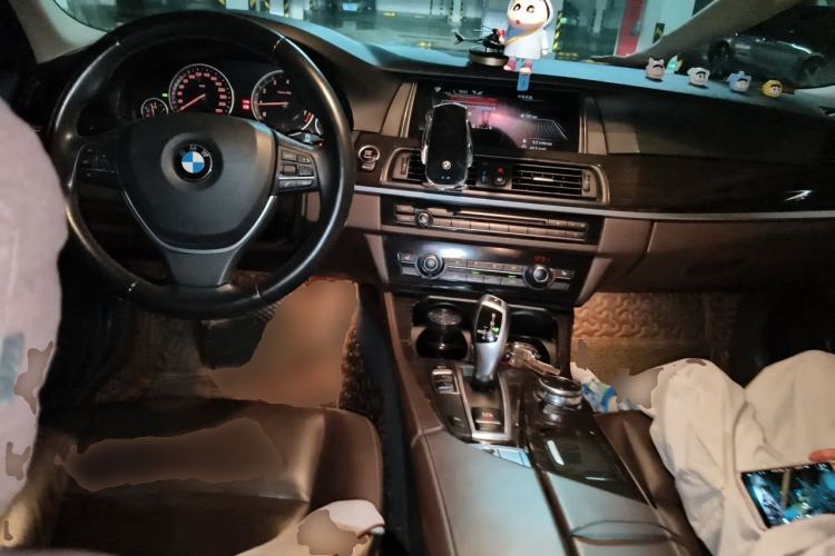 Used BMW 5 Series 2017 525Li Luxury Design Package Center Console