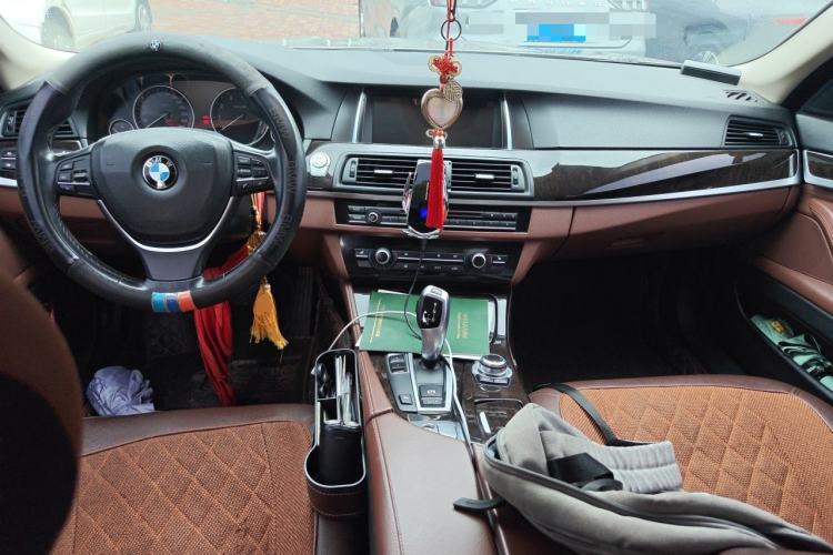 Used BMW 5 Series 2017 525Li Leading Model Center Console