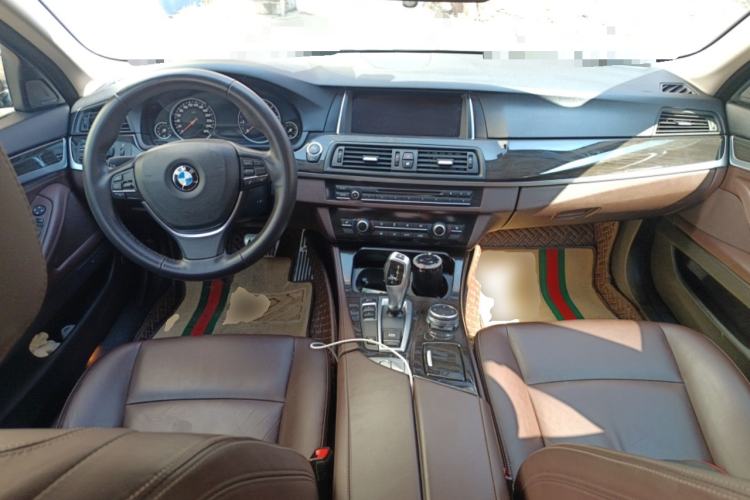 Used BMW 5 Series 2017 525Li Luxury Design Package Center Console