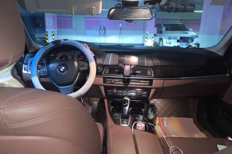 Used BMW 5 Series 2017 525Li Leading Model Center Console
