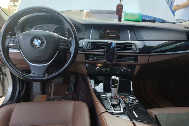 Used BMW 5 Series 2017 520Li Elegant Edition Center Console