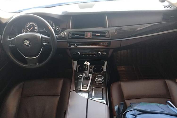 Used BMW 5 Series 2017 525Li Luxury Design Package Center Console