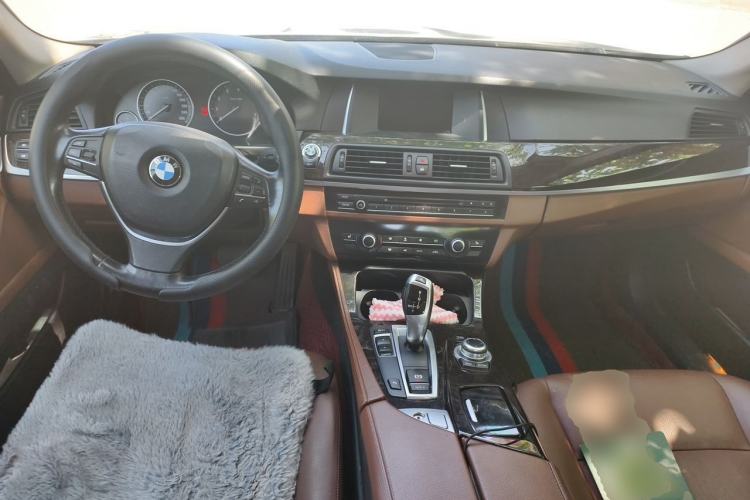 Used BMW 5 Series 2017 525Li Leading Model Center Console