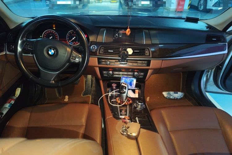 Used BMW 5 Series 2017 525Li Leading Model Center Console