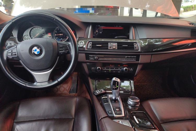 Used BMW 5 Series 2017 525Li Luxury Design Package Center Console